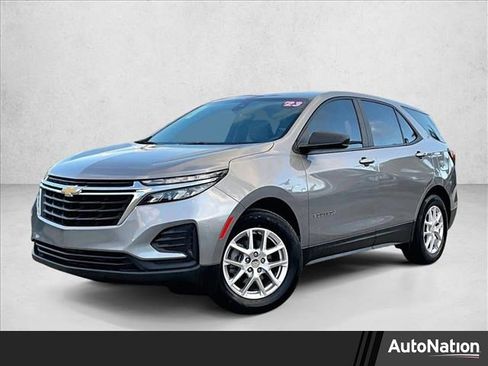 Used 2023 Chevrolet Equinox LS image 1