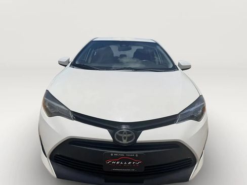 Used 2018 Toyota Corolla LE w/ Carpet Mat Package (TMS) FWD image 3