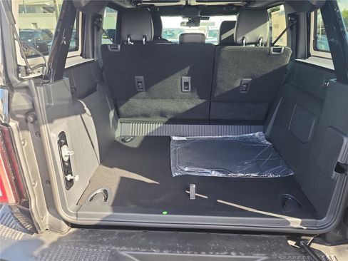 New 2026 Ford Bronco Badlands image 19