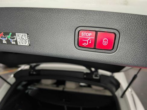 Certified 2026 Mercedes-Benz GLC 300 4MATIC image 17