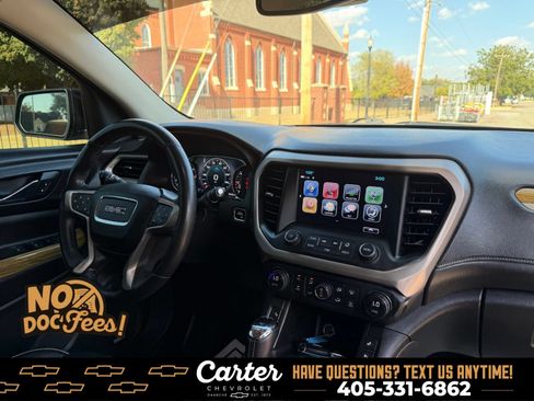 Used 2017 GMC Acadia Denali w/ Technology Package FWD image 3