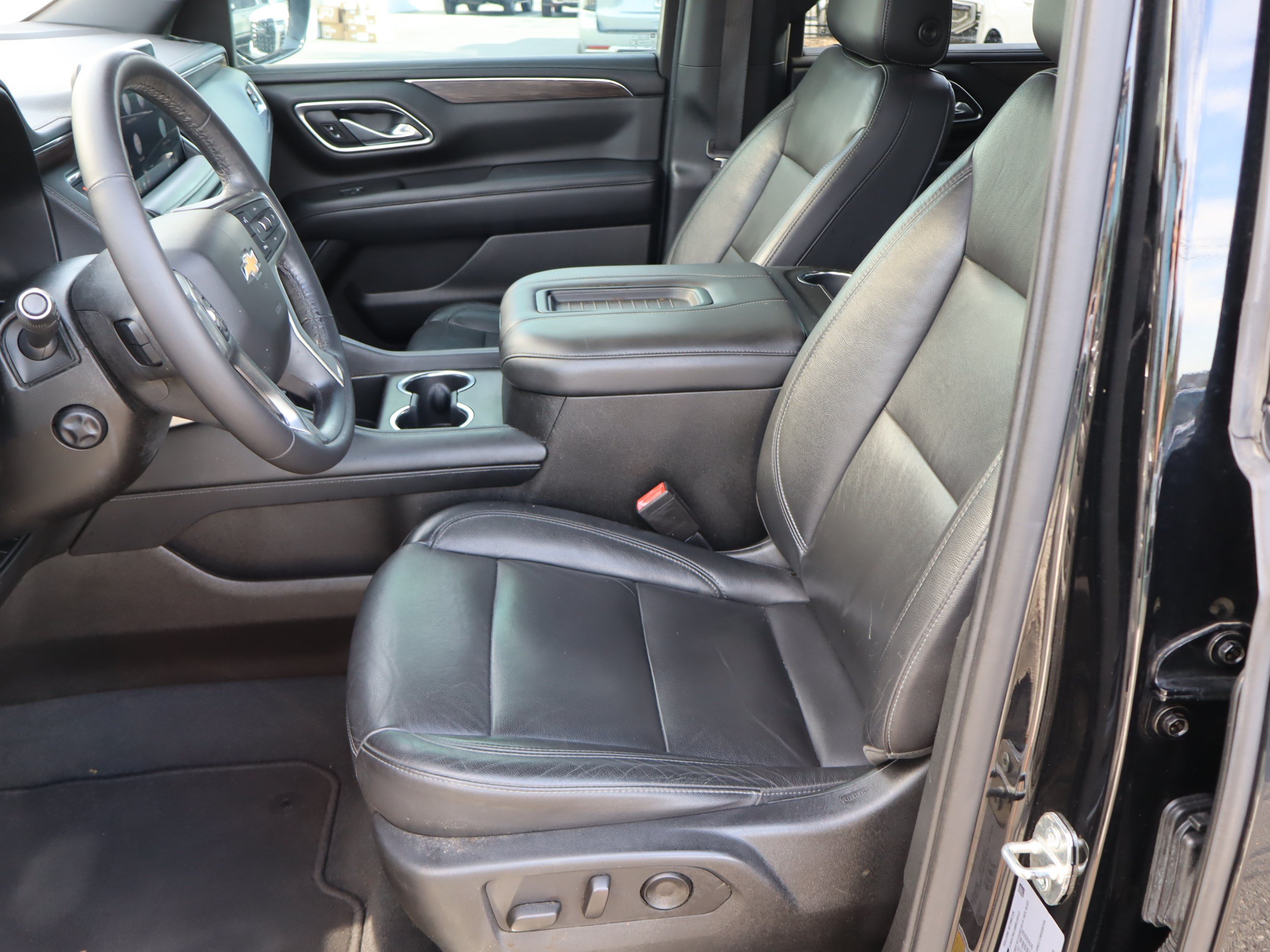 Used 2021 Chevrolet Tahoe LT w/ LT Signature Package RWD image 19