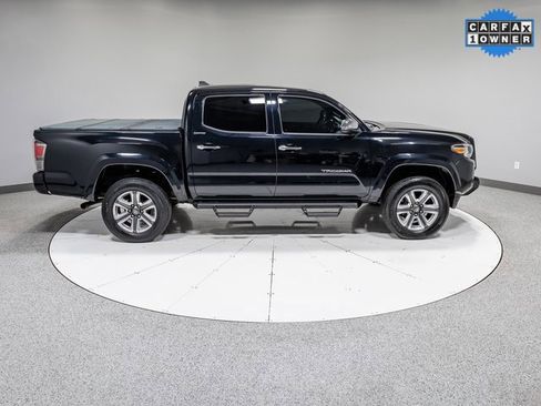 Used 2019 Toyota Tacoma Limited image 28