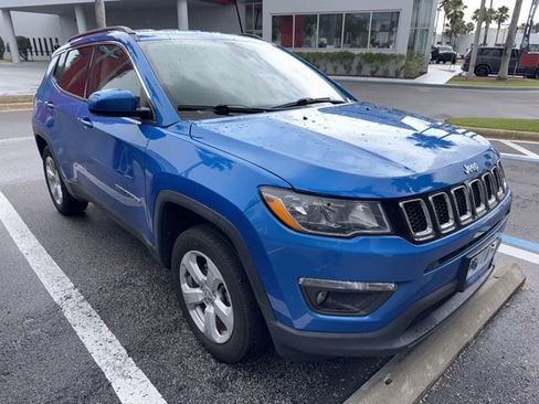 Used 2020 Jeep Compass Latitude w/ Popular Equipment Group AWD/4WD image 2