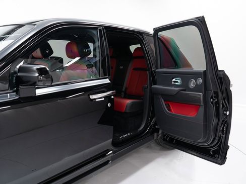 Certified 2024 Rolls-Royce Cullinan Black Badge w/ Driver's Package image 21