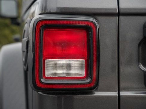 Used 2020 Jeep Wrangler Sport image 7