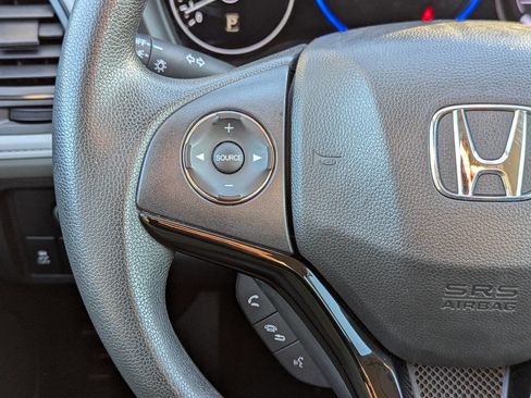 Used 2021 Honda HR-V LX image 23