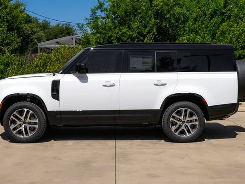 New 2026 Land Rover Defender 130 X-Dynamic SE AWD/4WD image 12