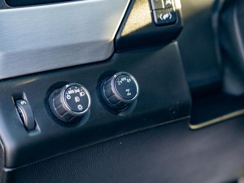 Used 2017 GMC Yukon SLT image 11