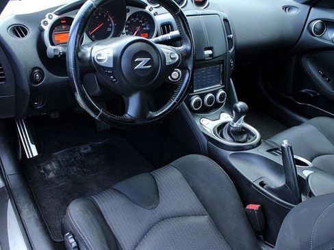 Used 2016 Nissan 370Z Coupe image 10