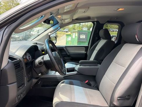 Used 2011 Nissan Titan PRO-4X AWD/4WD image 11