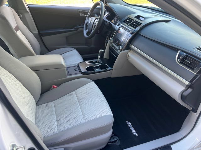 Used 2012 Toyota Camry LE FWD image 6