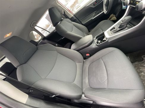 Used 2020 Toyota RAV4 LE w/ All Weather Liner Package image 20