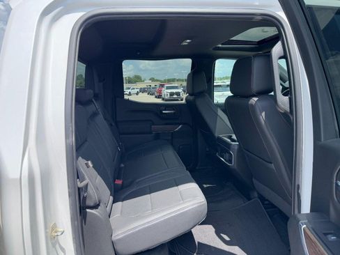 Used 2022 Chevrolet Silverado 1500 High Country w/ Z71 Off-Road Package AWD/4WD image 10