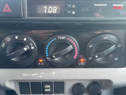 Used 2012 Toyota Tacoma 4x4 Double Cab w/ SR5 Pkg image 27