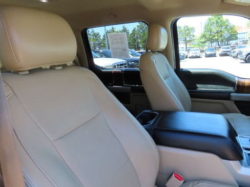 Used 2017 Ford F150 Lariat w/ Equipment Group 502A Luxury AWD/4WD image 41