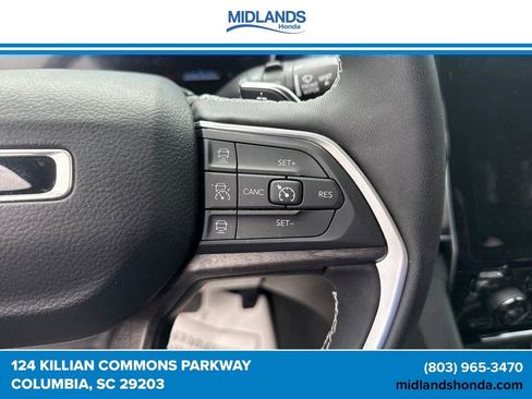 Used 2025 Jeep Grand Cherokee L Limited RWD image 27