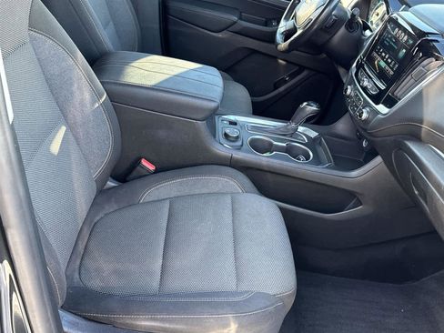 Used 2019 Chevrolet Traverse LT image 17
