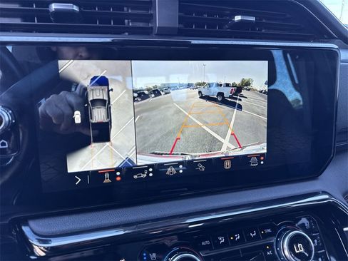 Used 2024 GMC Sierra 2500 AT4 w/ AT4 Premium Plus Package image 17