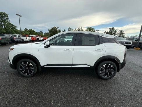 New 2025 Nissan Kicks SV image 7