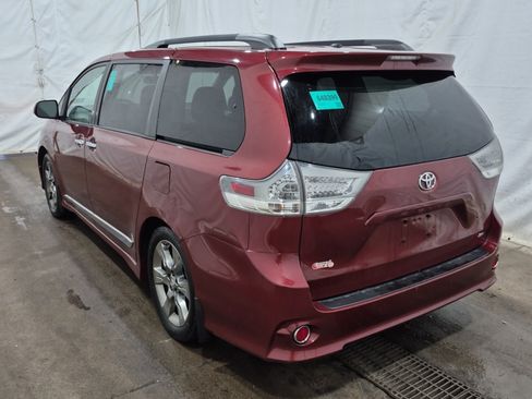 Used 2014 Toyota Sienna SE FWD image 6