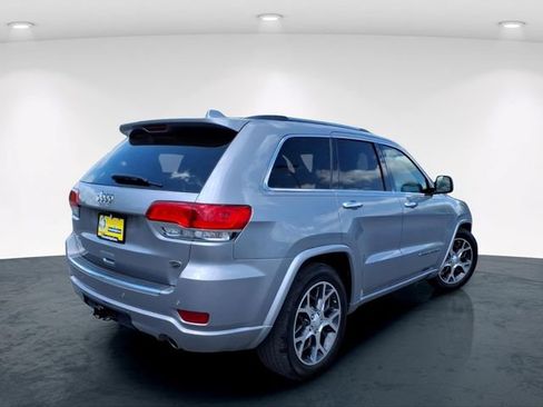 Used 2019 Jeep Grand Cherokee Overland AWD/4WD image 8