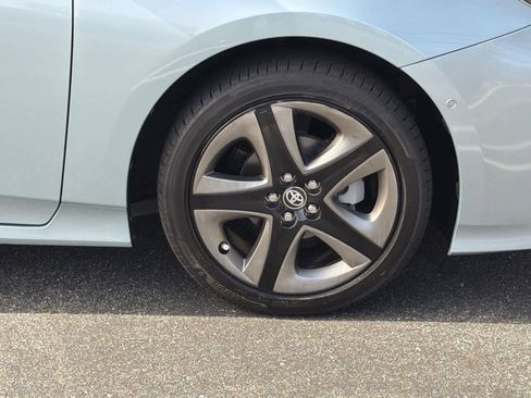 Used 2021 Toyota Prius L Eco image 36