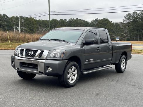 Used 2008 Nissan Titan XE image 2