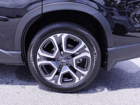 Used 2023 Subaru Ascent Touring AWD/4WD image 11