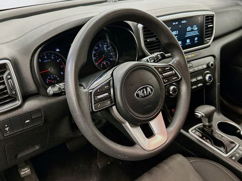 Used 2020 Kia Sportage LX image 18