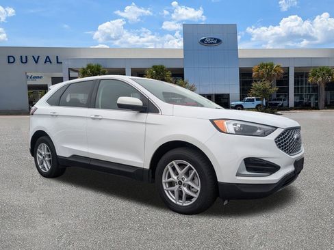 Used 2023 Ford Edge SEL image 2