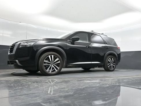 Used 2025 Nissan Pathfinder Platinum FWD image 65