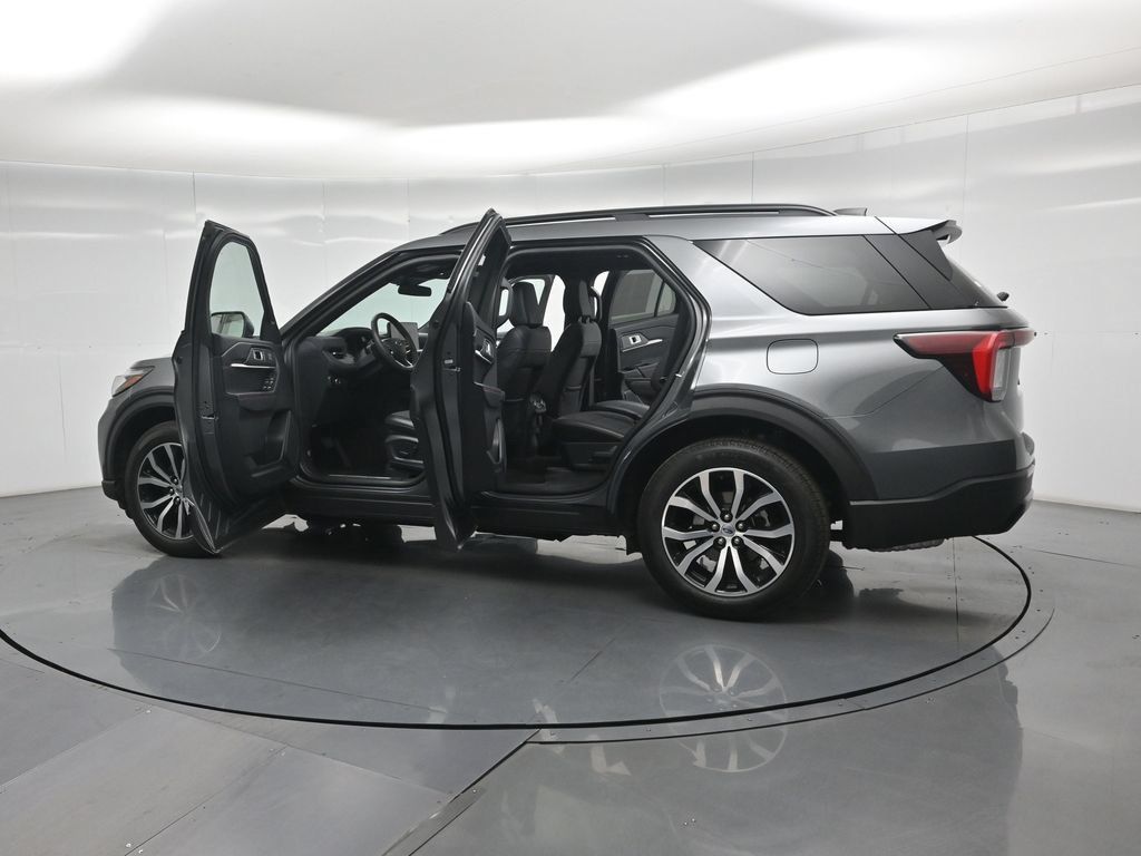 Certified 2026 Ford Explorer ST-Line AWD/4WD image 34