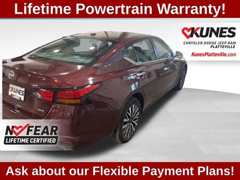 Used 2025 Nissan Altima 2.5 SV image 11