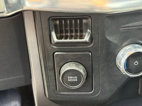 Used 2022 Ford F150 Lariat image 23