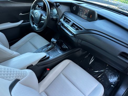 Used 2021 Lexus UX 250h image 17