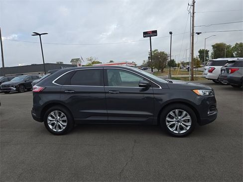 Used 2021 Ford Edge Titanium image 5