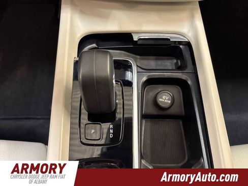 Used 2024 Volvo XC60 B5 Plus image 20