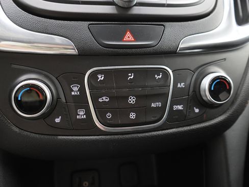 Used 2018 Chevrolet Equinox Premier image 53