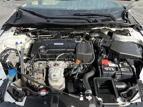 Used 2017 Honda Accord EX image 14