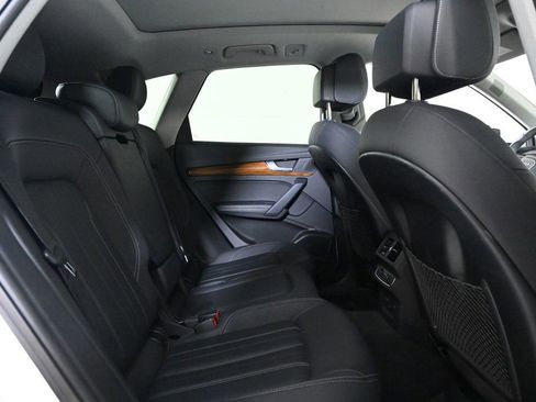 Used 2024 Audi Q3 2.0T Premium w/ Convenience Package image 17