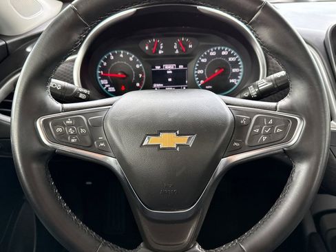 Used 2025 Chevrolet Malibu RS FWD image 32