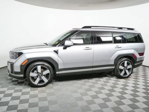 Used 2024 Hyundai Santa Fe Limited FWD image 3