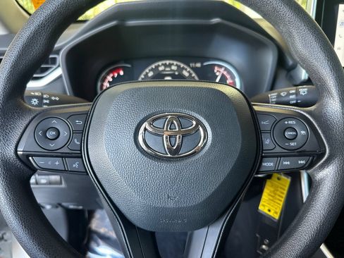 Used 2025 Toyota RAV4 LE AWD/4WD image 25