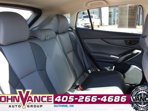 Used 2021 Subaru Crosstrek 2.5i Sport w/ Moonroof Package image 19