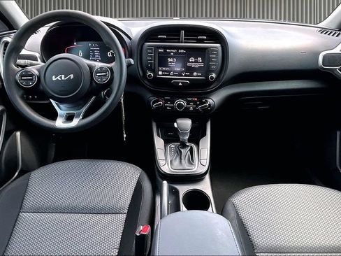 Used 2025 Kia Soul LX FWD image 15