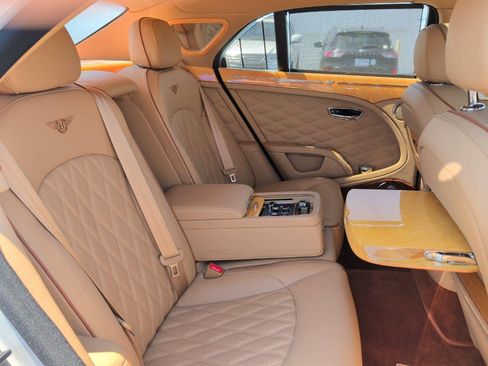 Used 2017 Bentley Mulsanne RWD image 41
