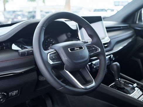 Used 2024 Jeep Compass Trailhawk image 21