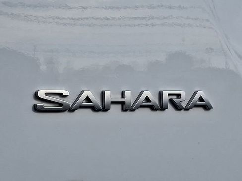 Used 2023 Jeep Wrangler Sahara image 30