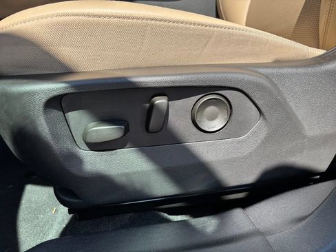 Used 2024 Buick Envision Preferred AWD/4WD image 17